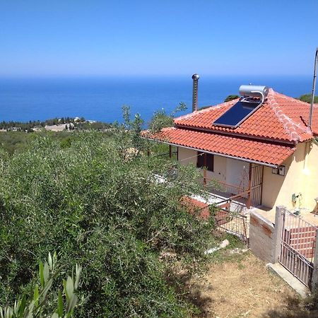 Traditional House With View Drymon Extérieur photo