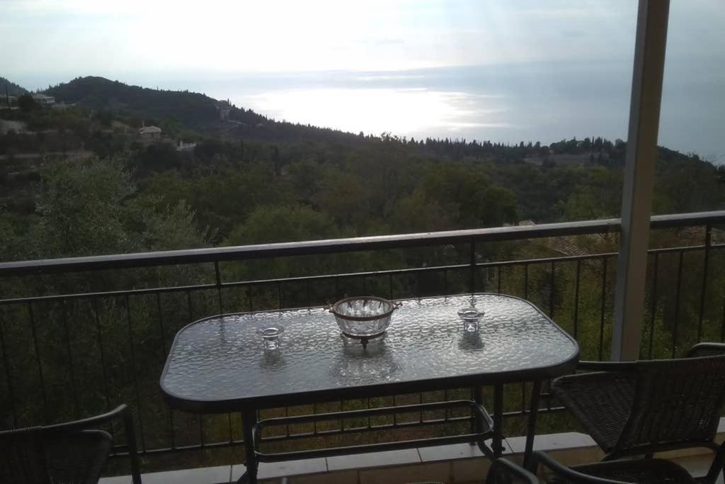 Traditional House With View Drymon Extérieur photo