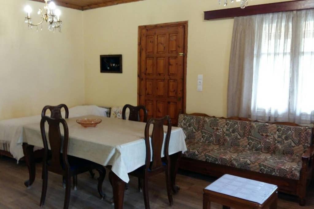 Traditional House With View Drymon Extérieur photo