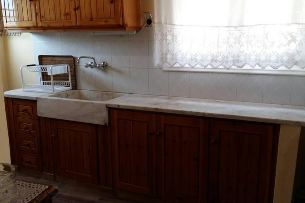 Traditional House With View Drymon Extérieur photo