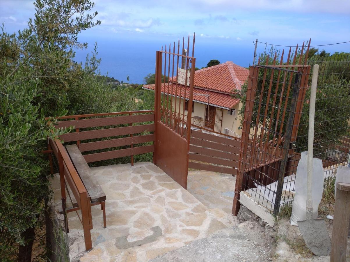 Traditional House With View Drymon Extérieur photo