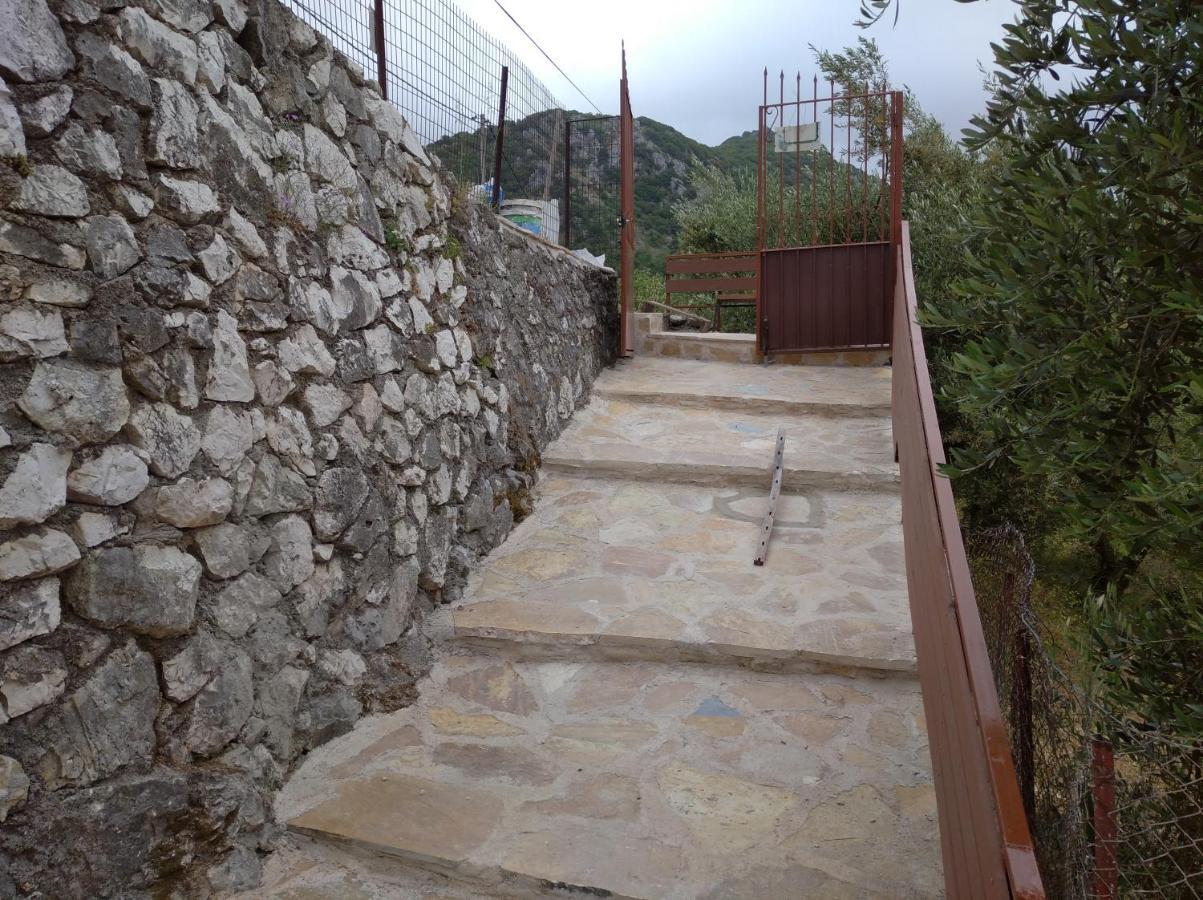 Traditional House With View Drymon Extérieur photo