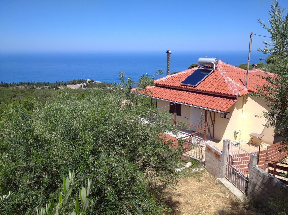 Traditional House With View Drymon Extérieur photo